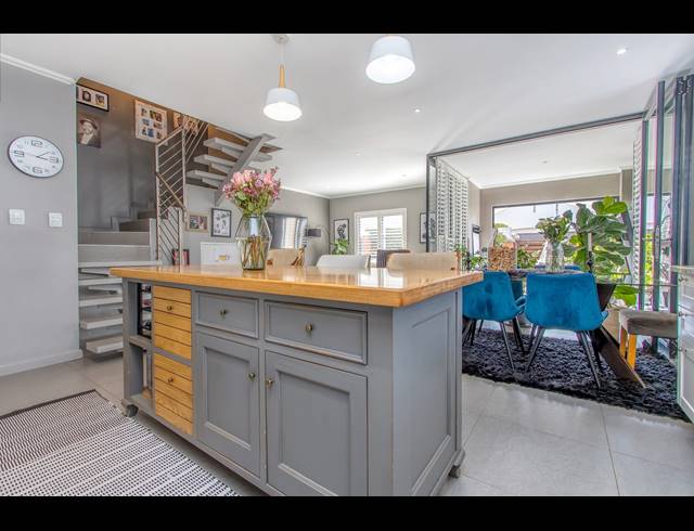 3 BEDROOM TOWNHOUSE FOR SALE IN BRYANSTON